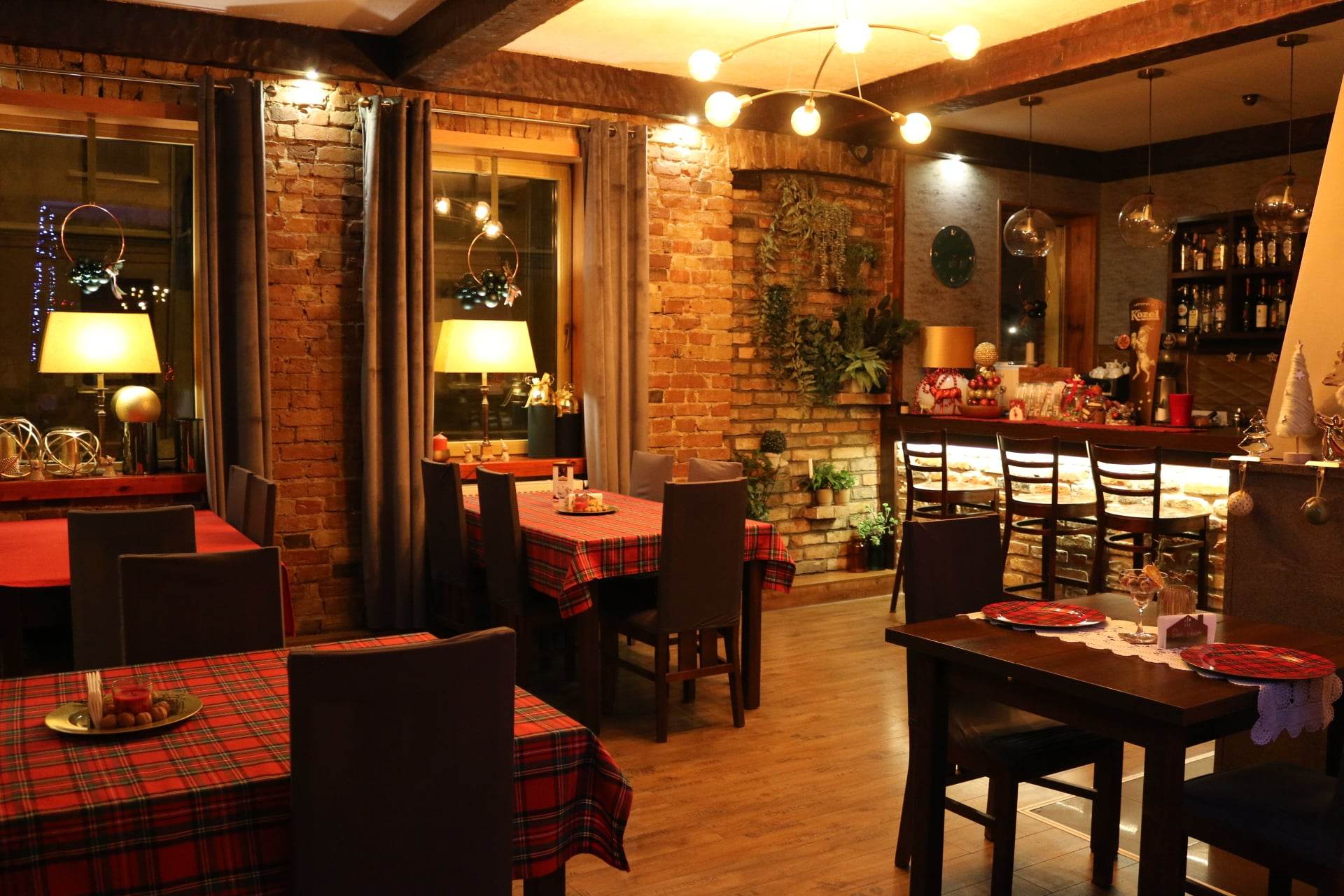 Wnętrze restauracji Stare Bojary